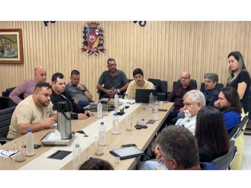 Vereadores discutem transparência na gestão da UPA em reunião com a Secretaria de Saúde e Santa Casa