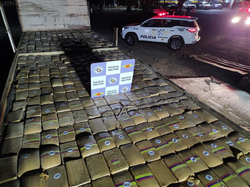 Apreendidos 865 quilos de Skank em rodovia de Cândido Mota
