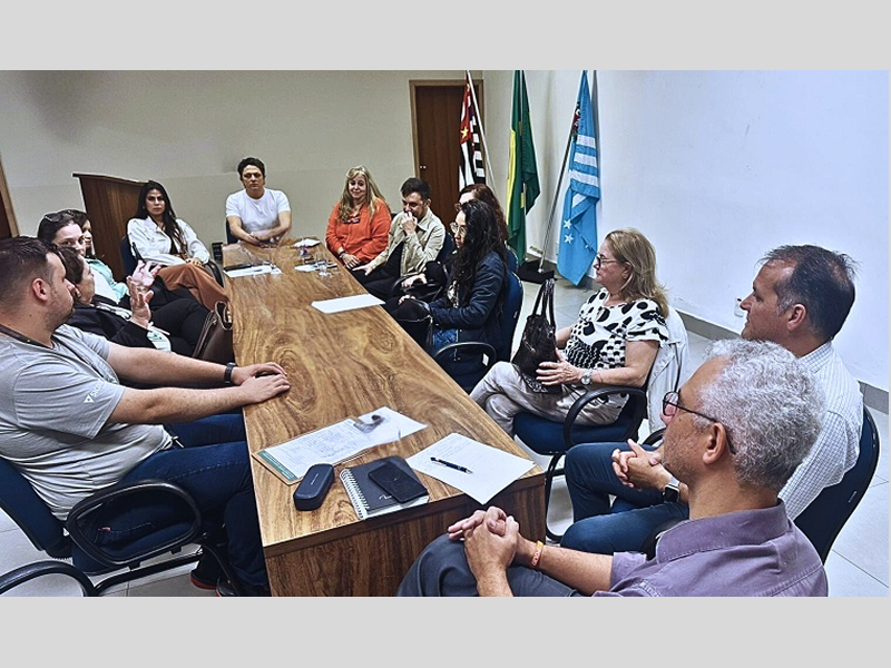 Assis sedia primeira reunião regional entre executivos de associações comerciais