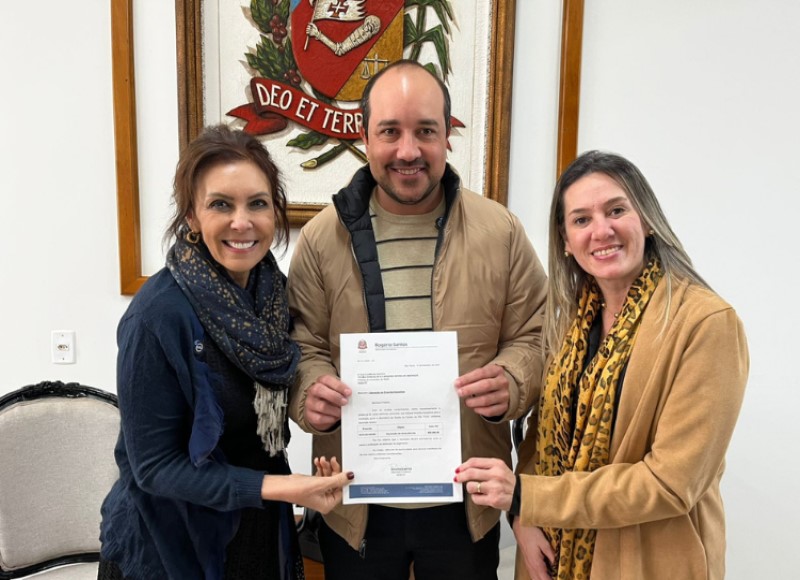 Assis recebe emenda de R$ 400 mil para aquisição de duas novas ambulâncias