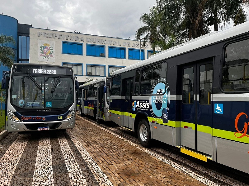 Chegada dos novos ônibus marca novo capítulo no transporte de Assis
