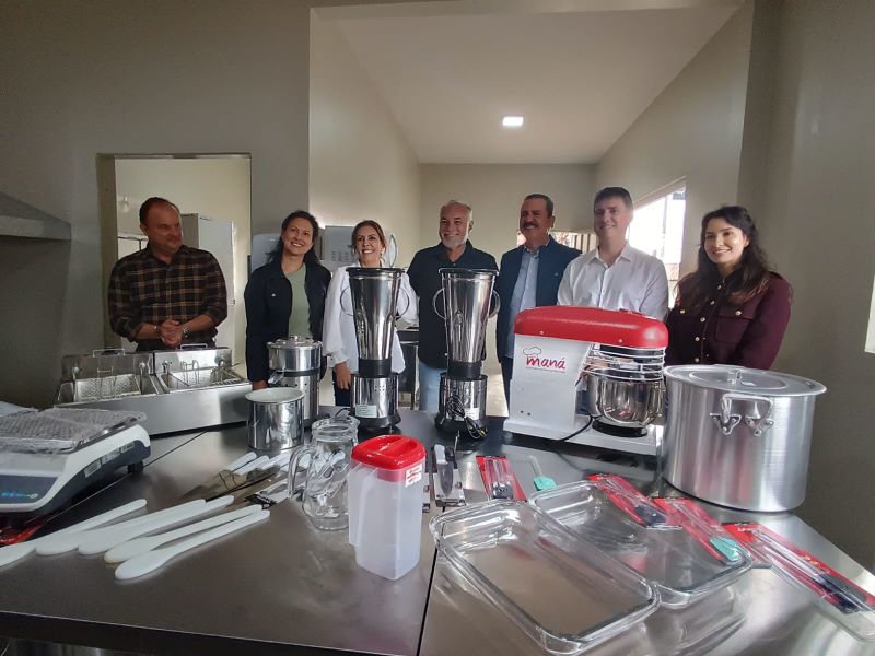 Assis entrega projeto Cozinhalimento Vila Agro durante celebração dos 120 anos da cidade