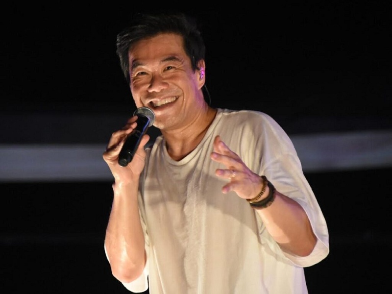 Juliano Son encerra apresentações do aniversário de Assis
