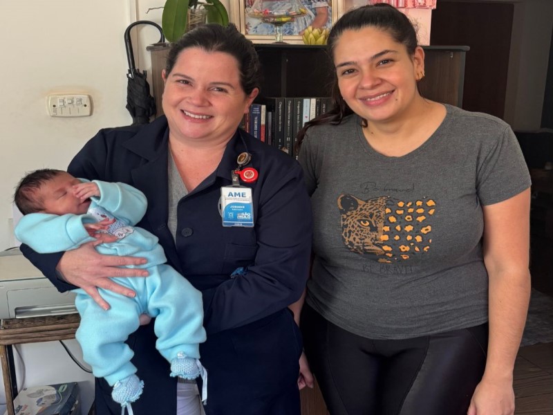 Enfermeira do AME Assis salva bebê de 13 dias engasgado: um gesto de coragem e amor pela vida