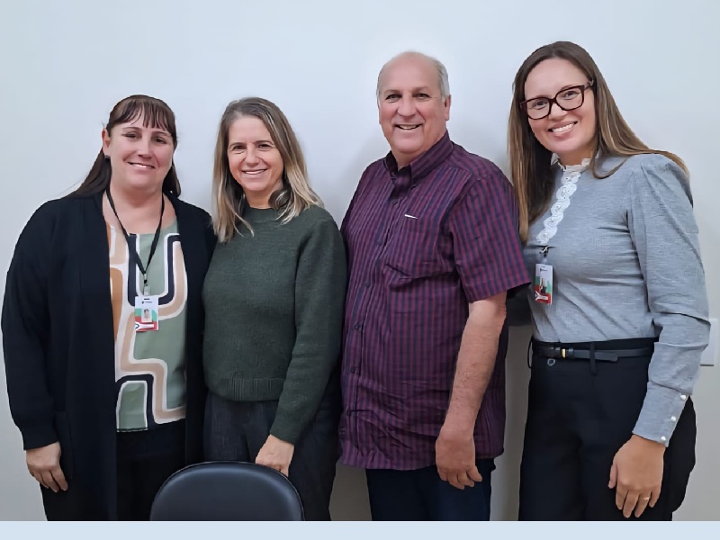 Prefeita de Tarumã, vice-prefeito e secretária da Saúde visitam o Hospital Regional de Assis