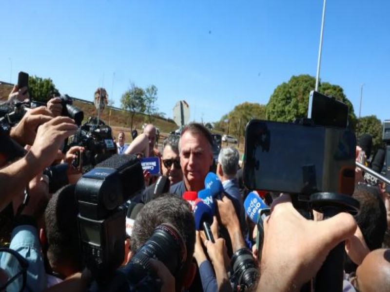 Bolsonaro nega ter descumprido proibição de uso de redes sociais