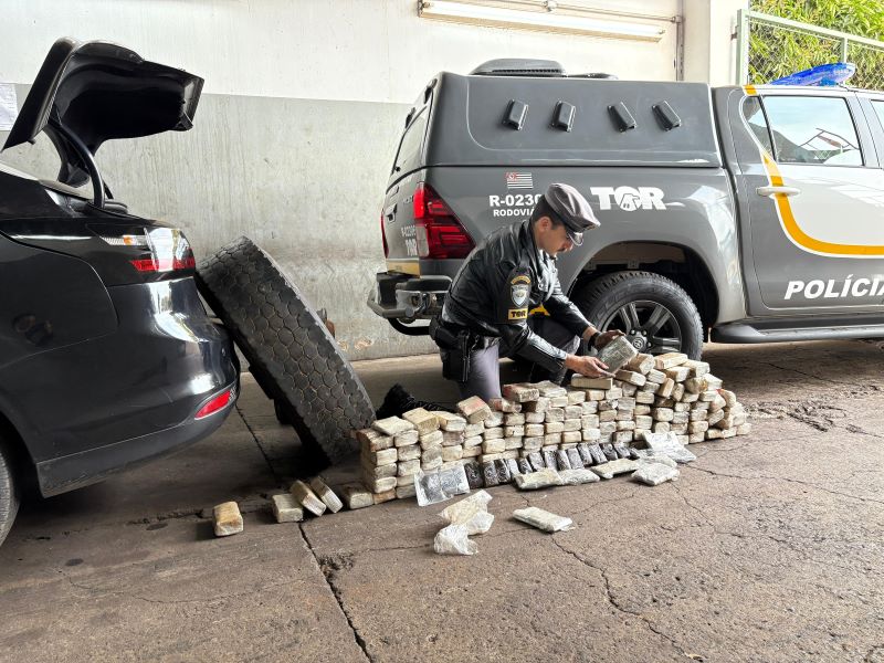 Tentou driblar a polícia com droga no pneu, mas foi preso na SP-225