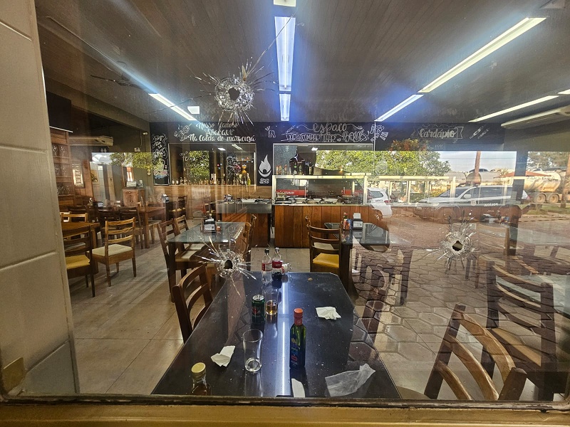 Após atirar em restaurante e fazer refém em chácara, caminhoneiro é indiciado por seis crimes