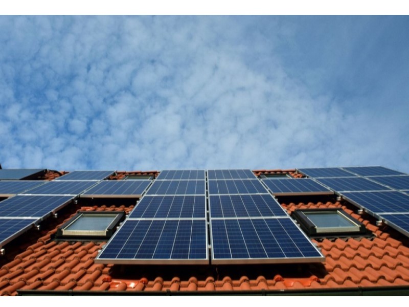 Câmara propõe uso de energia fotovoltaica em prédios públicos de Assis