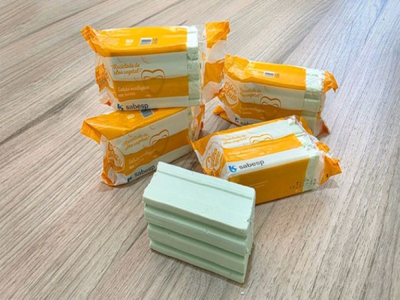 Em Assis, programa sustentável permite troca do óleo de cozinha usado em sabão ecológico