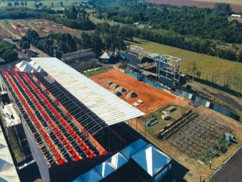 Prefeita de Assis garante que FICAR 2025 será 100% privada após polêmica sobre custos públicos