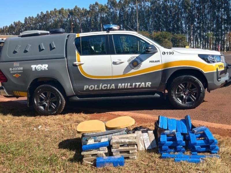 Passageiros são presos com quase 50 kg de maconha em Santa Cruz do Rio Pardo