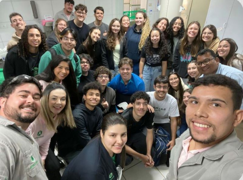 Alunos da Unesp visitam a Assocana