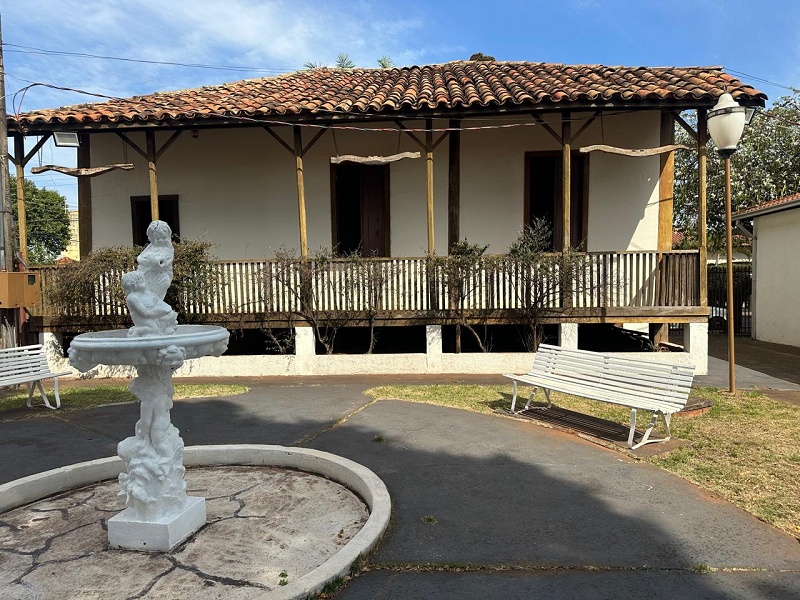 Cultura e tradição invadem a Casa de Taipa na Festa do Folclore em Assis no sábado (30)