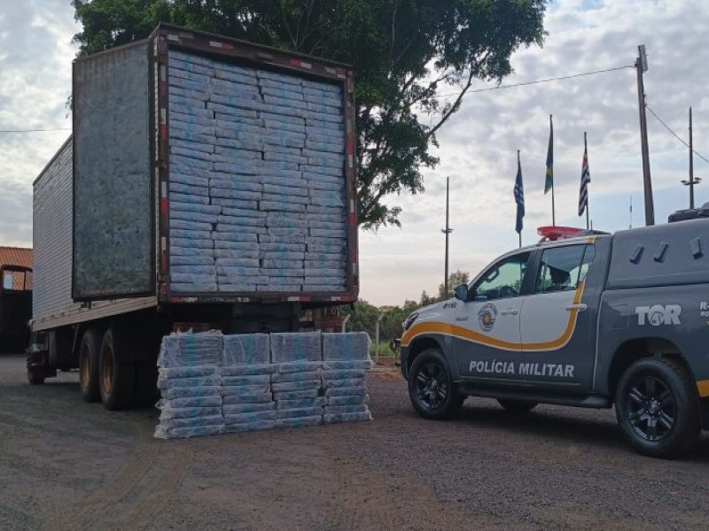 Polícia Rodoviária apreende caminhão com uma tonelada de maconha em Florínea