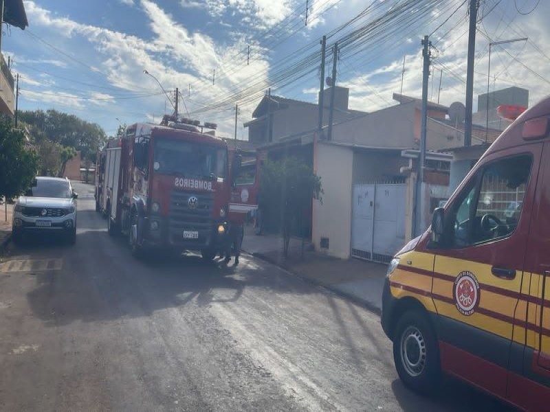 Princípio de incêndio é rapidamente controlado pelo Corpo de Bombeiros em Assis