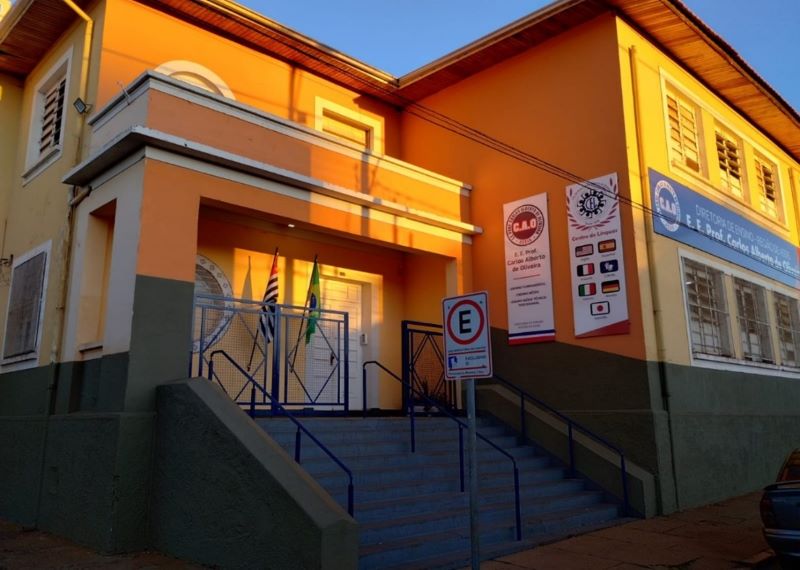 Escola Carlos Alberto de Oliveira comemora 78 anos de história em Assis
