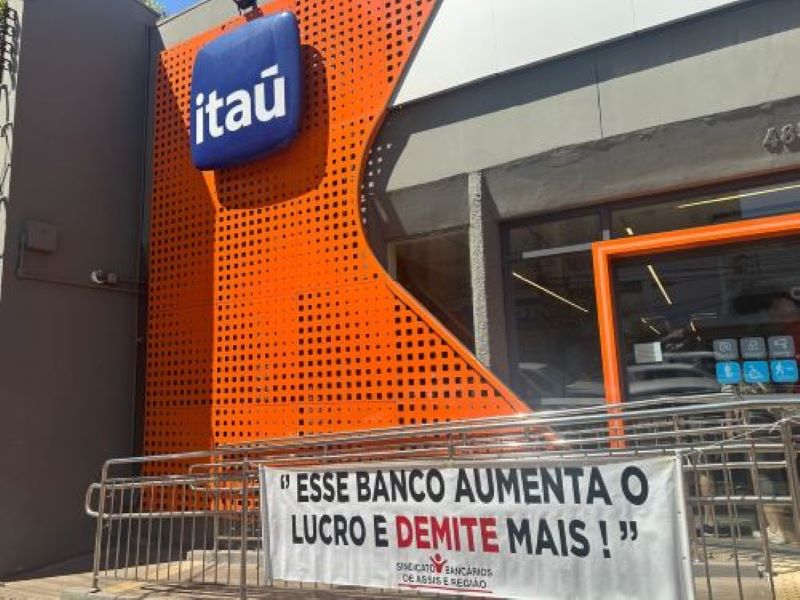 Sindicato dos Bancários de Assis e Região realiza paralisação contra demissões do Itaú