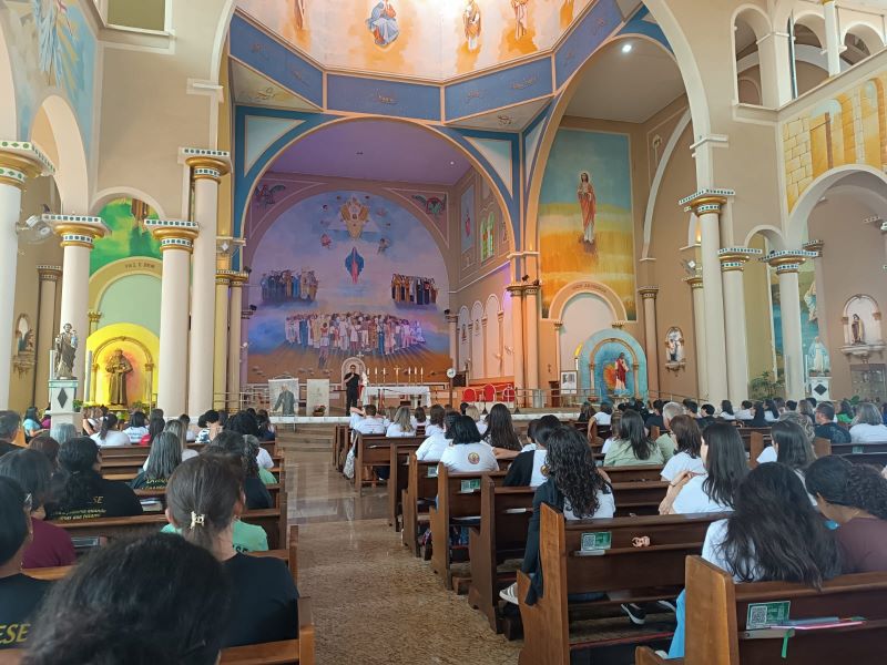 Jubileu dos Catequistas reúne centenas na Catedral Diocesana em Assis