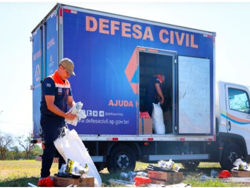 Defesa Civil promove seminário sobre mudanças climáticas e entrega de kits em Assis