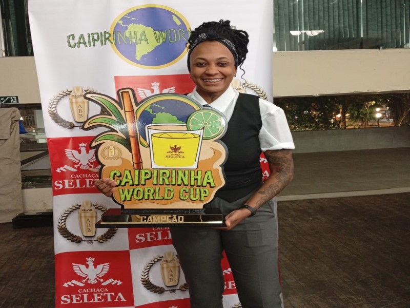 Assisense Patrícia Cipriano conquista título com a melhor releitura de caipirinha do Brasil