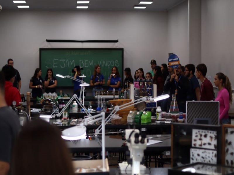 UNIFIO recebeu 2.650 estudantes de 60  escolas da região para a Feira de Profissões
