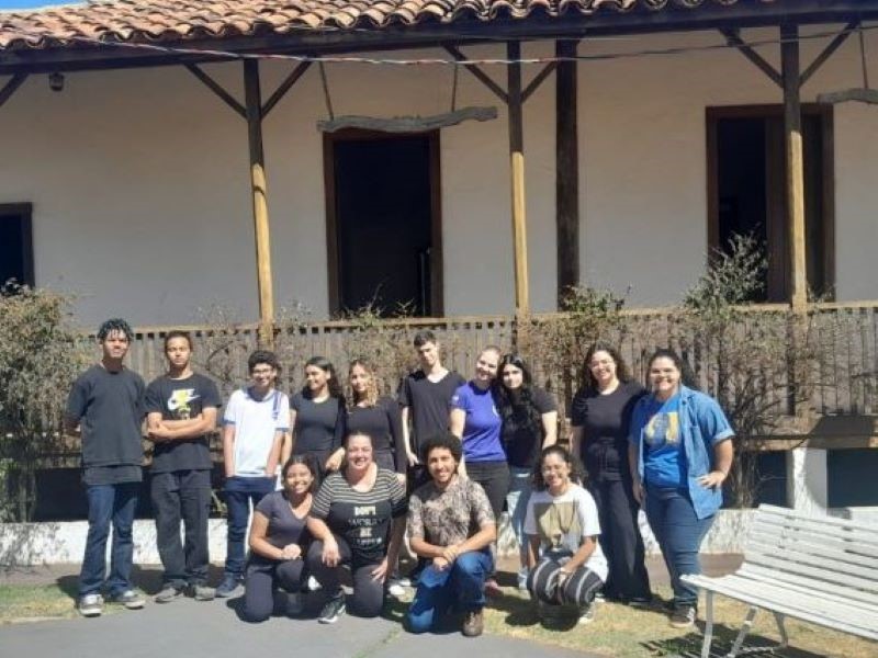 Alunos da Escola Carlos Alberto de Oliveira produzem documentário sobre Carolina Maria de Jesus
