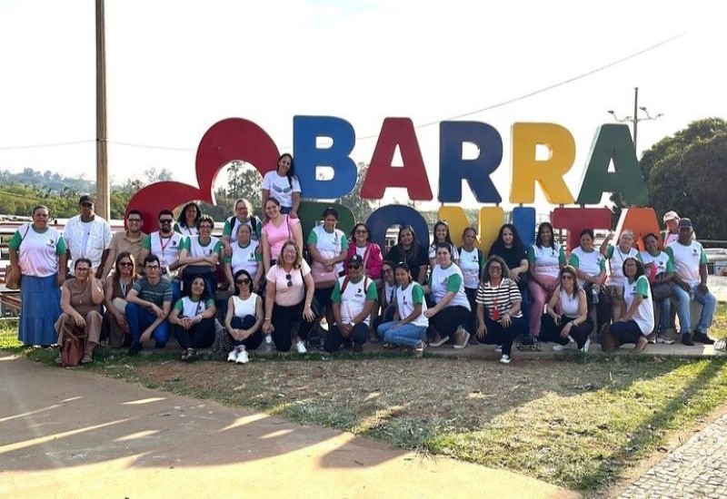 EJA de Tarumã realiza viagem cultural a Barra Bonita no Dia Internacional do Idoso