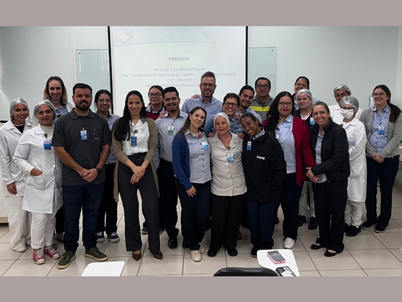 Colaboradores do AME Assis participam de palestra sobre Gerenciamento de Resíduos Infectantes