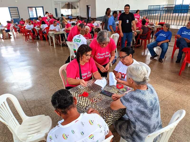 CCI de Tarumã realiza oficina e exposição de artesanato em comemoração ao Dia do Idoso