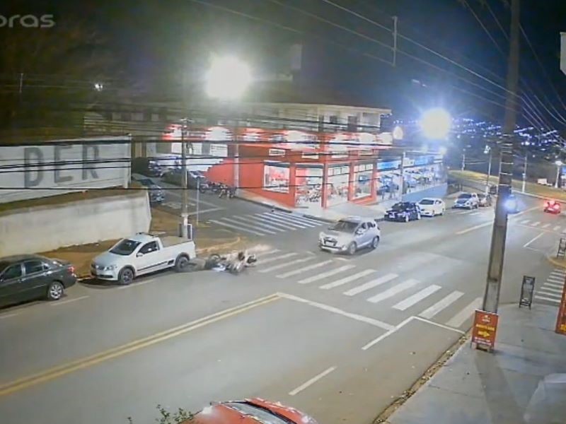 Advogado de 70 anos é atropelado na Rui Barbosa em Assis; motociclista foge sem prestar socorro