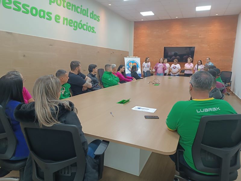Funcionários da Rede Stella e Almeida participam de palestra sobre prevenção do câncer