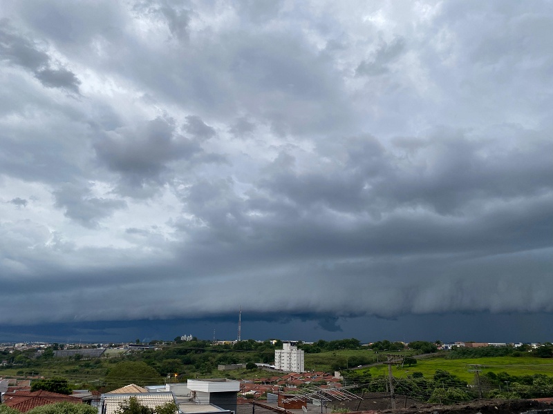 Com previsão de chuva forte a partir de domingo (12), Energisa coloca equipes de prontidão