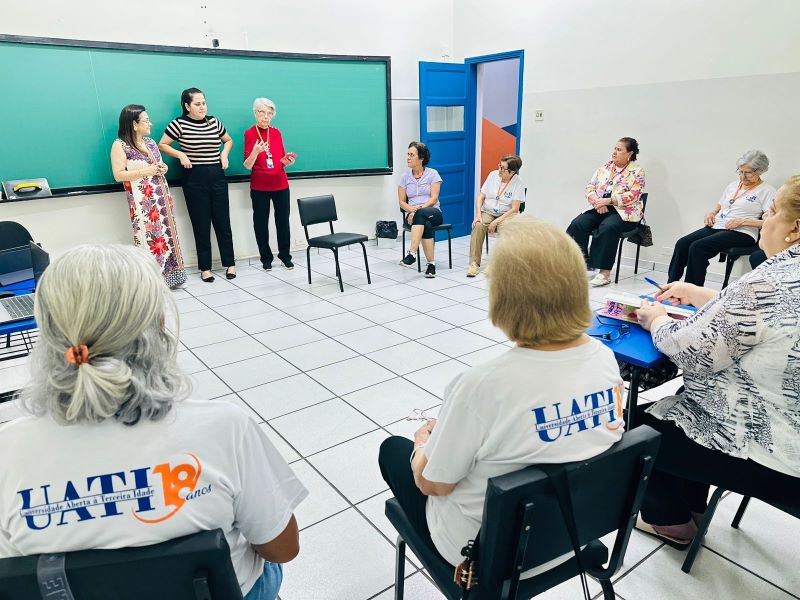 Alunas de Psicologia do UNIFIO realizaram atividade na UATI