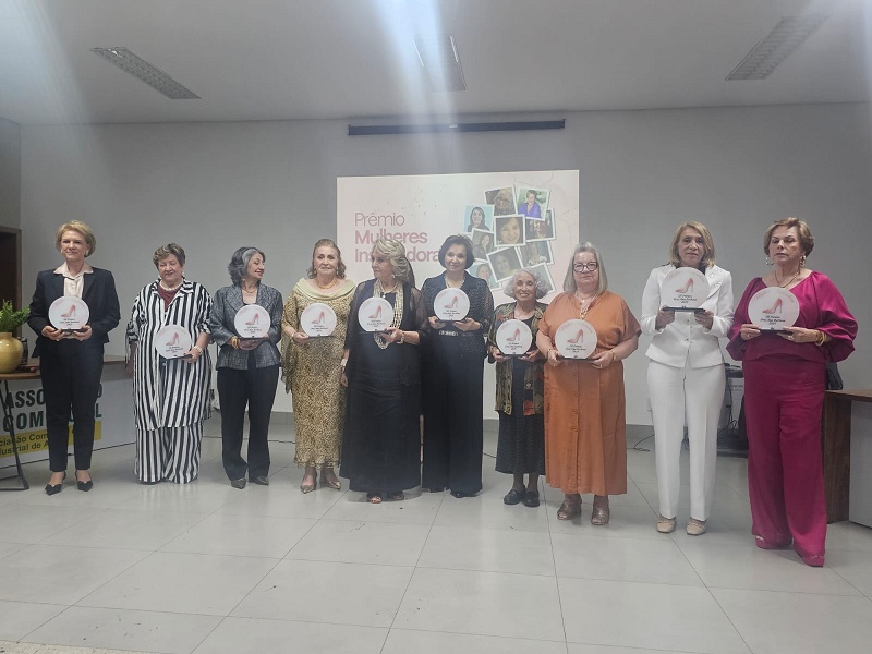 Mulheres são homenageadas com o Troféu Dra. Ana Barbosa em Assis