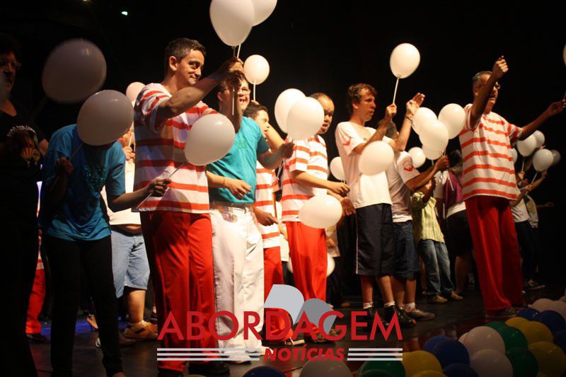 Projeto SIM realiza a 27ª edição do espetáculo “Voo Colorido” nesta quarta-feira, 22