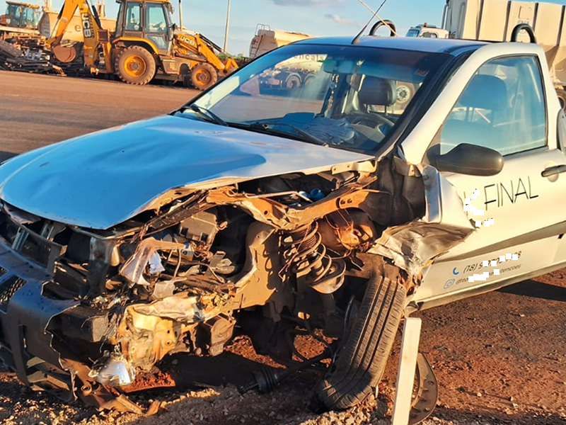 Duas pessoas ficam feridas em acidente na Rodovia Miguel Jubran, em Tarumã
