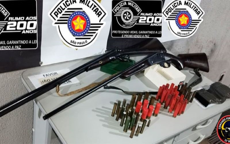 Polícia apreende espingardas calibre 12 e 24 em Assis
