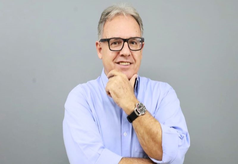 Professor da FEMA lança livro sobre engenharia e gestão