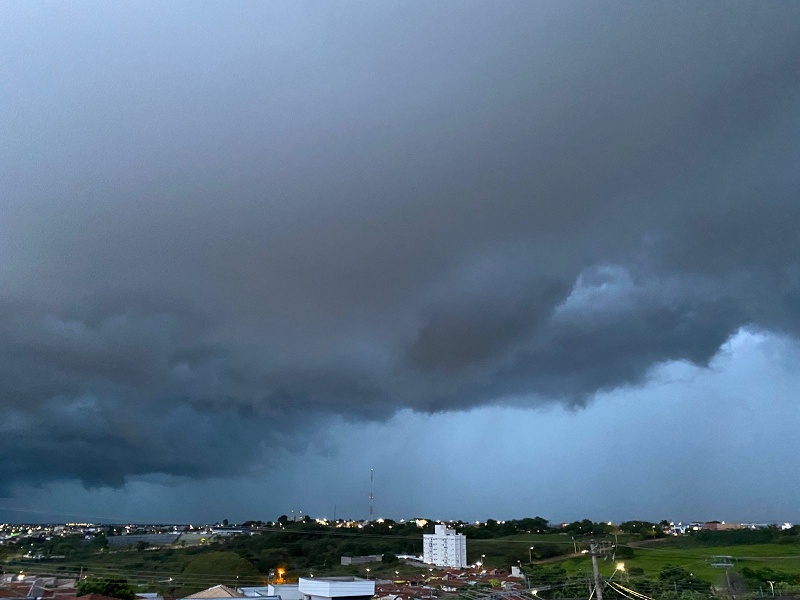 Com previsão de fortes chuvas para a região, Energisa mantém equipes de prontidão
