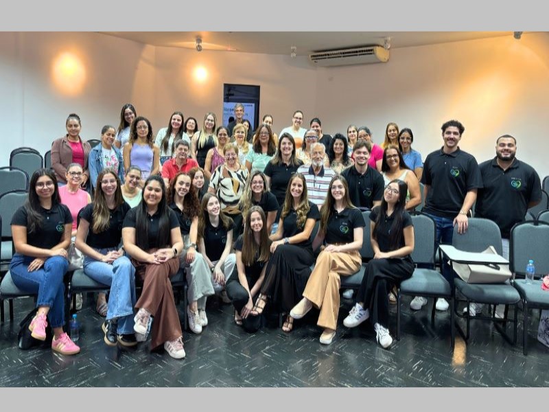 Curso gratuito orienta cuidados com idosos na FEMA