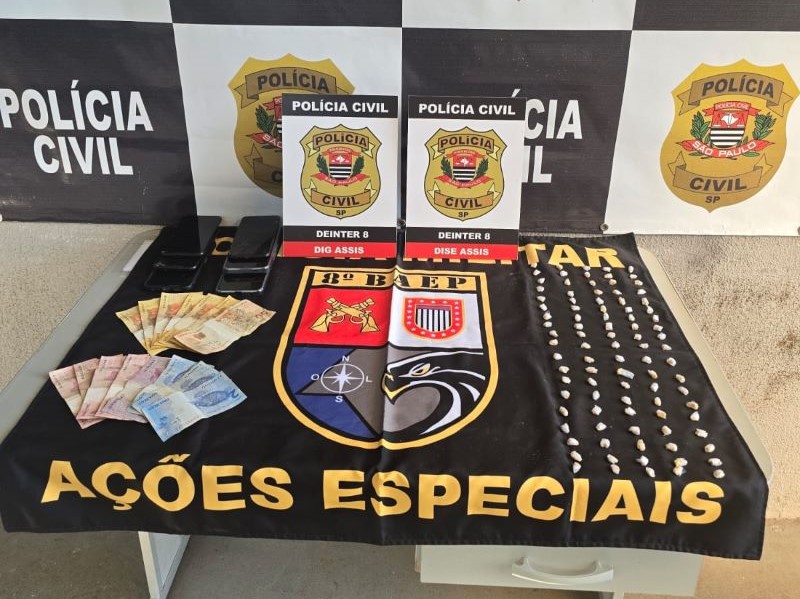 Jovem é presa em flagrante por tráfico de drogas em Assis