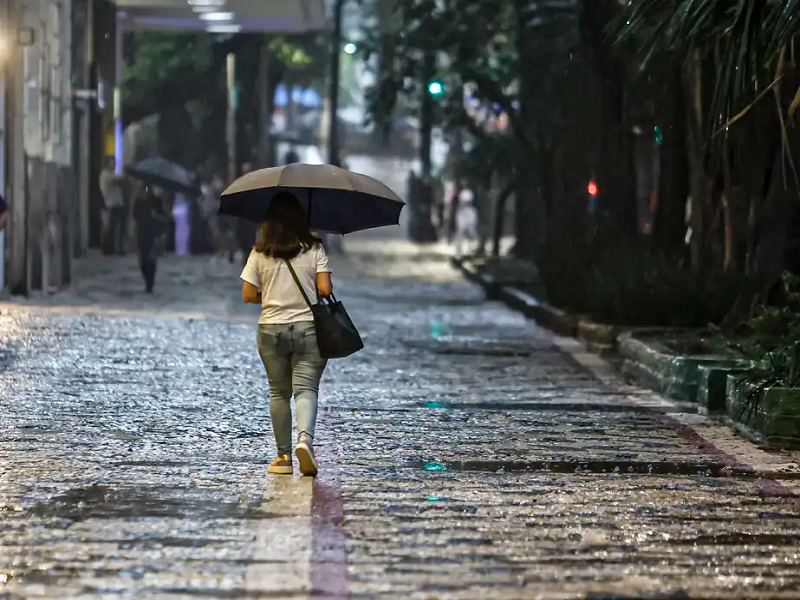 Saiba em que regiões do Brasil deve chover acima da média no verão