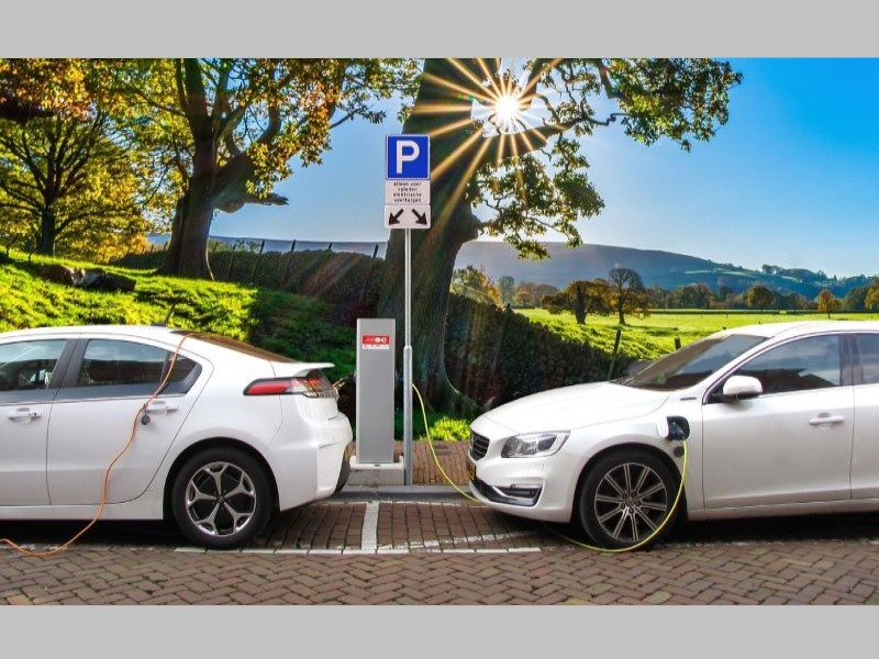 Frota elétrica em Bauru cresce 22% em 2025: cidade registra boom de híbridos e elétricos