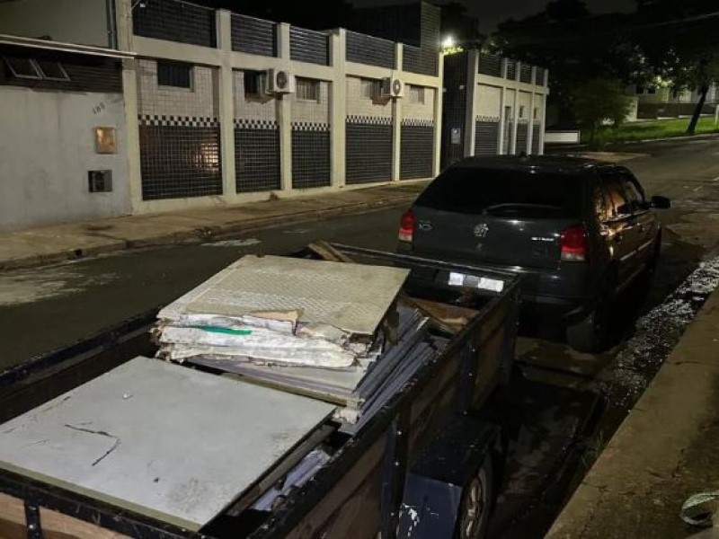 Dupla é presa após furtar carga de porcelanato avaliada em R$ 10 mil em Assis