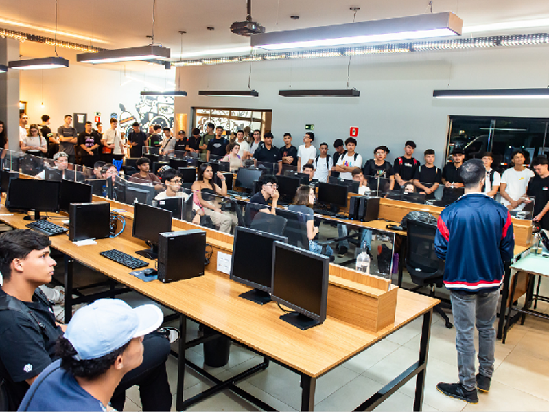 Ano letivo começa com recepções aos calouros e veteranos na FEMA