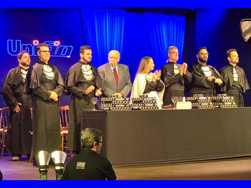 Unifio realizou a formatura de novos  profissionais de diversas áreas de graduação