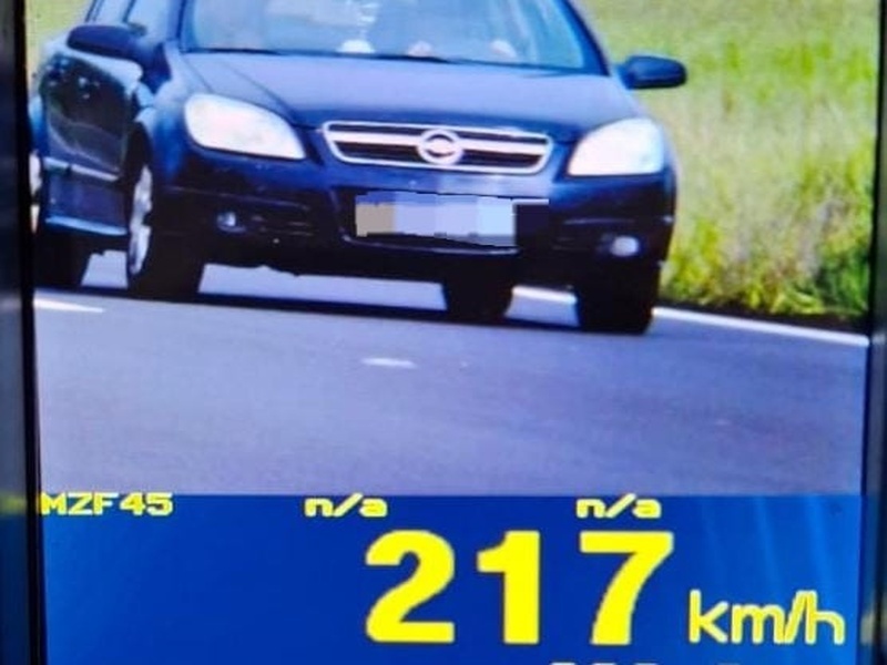 Polícia Rodoviária capta 1.437 imagens de veículos em excesso de velocidade