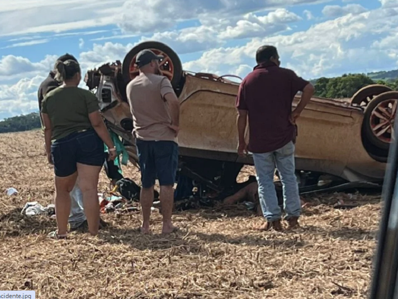 Capotamento entre Palmital e Platina deixa criança de 3 anos em estado grave