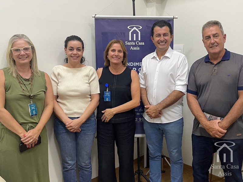 Deputado Federal Suplente Paulo Soares visita a Santa Casa de Assis